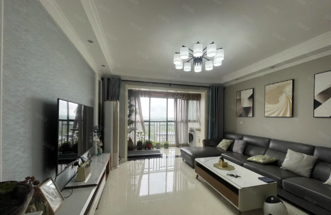 新城区蓝湾翠园  一线湖景  带一车位