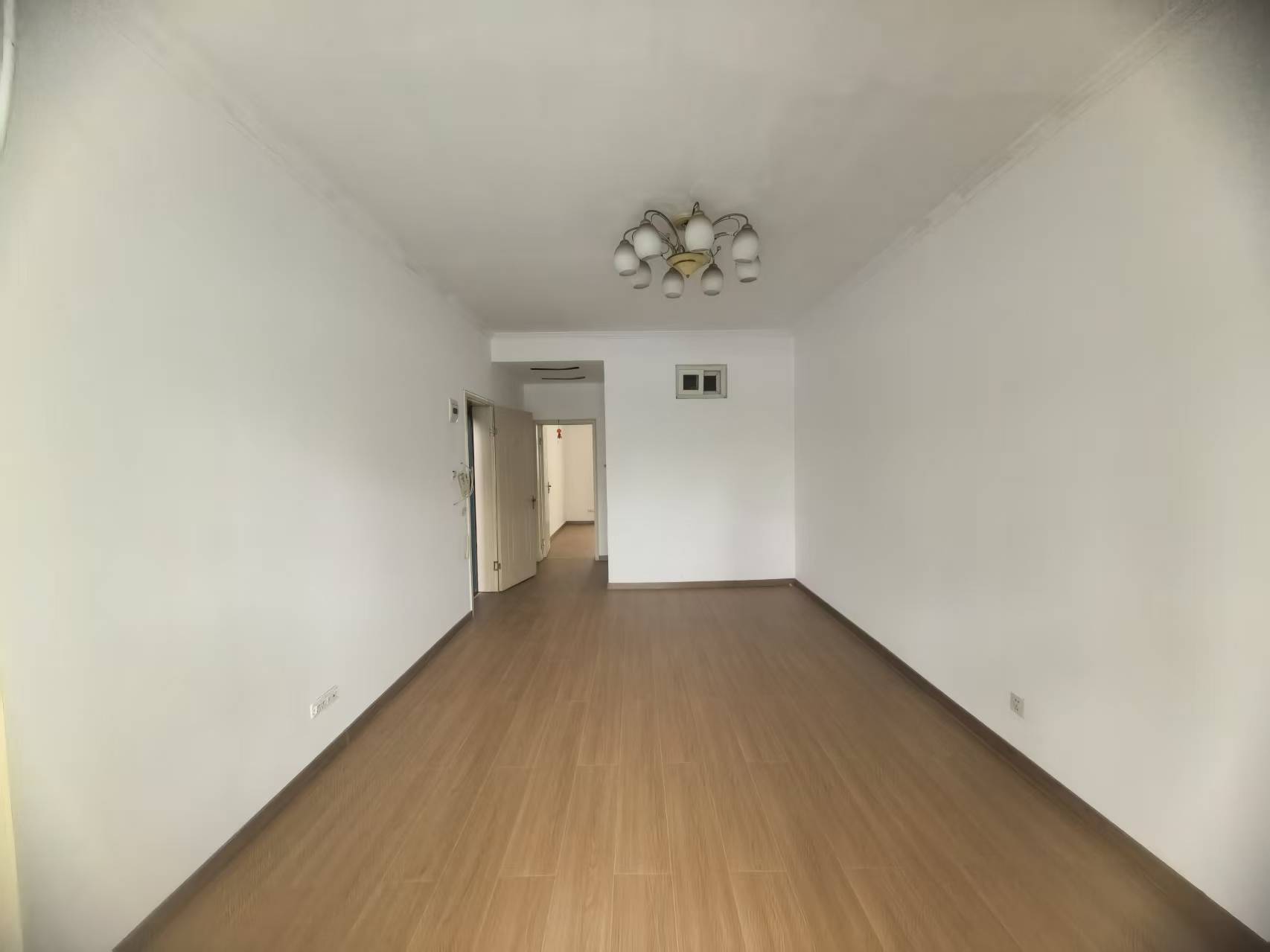 平顶山市湛河区锦绣蓝天1号楼东2单元2楼西户